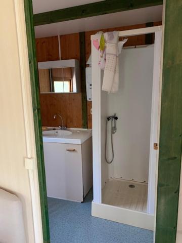 La Colline aux Chalets, Jaccuzi, Sauna Saint-Chamarand Esterno foto