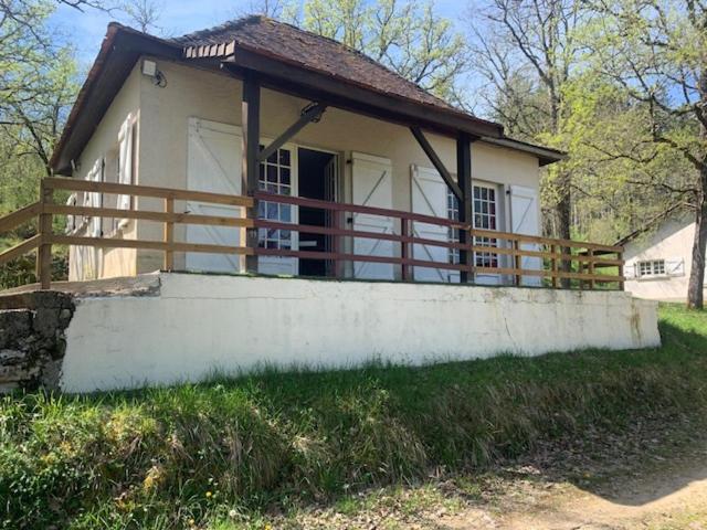 La Colline aux Chalets, Jaccuzi, Sauna Saint-Chamarand Esterno foto