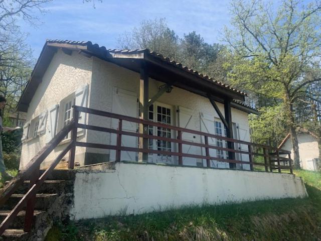La Colline aux Chalets, Jaccuzi, Sauna Saint-Chamarand Esterno foto