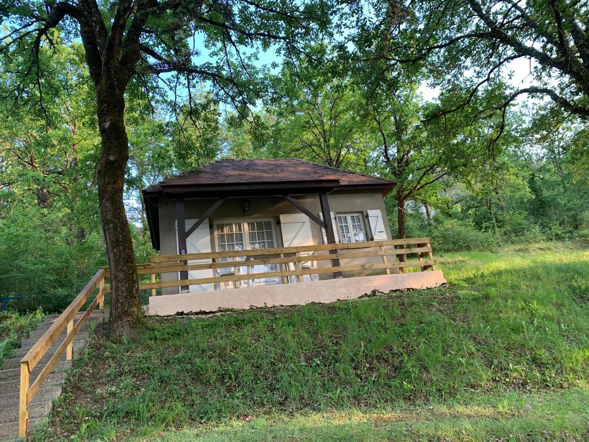La Colline aux Chalets, Jaccuzi, Sauna Saint-Chamarand Esterno foto